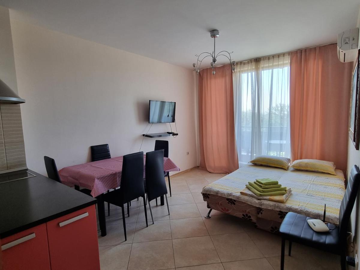 Fantasy Apartments Saint Constantine And Helena Resort Saints Constantine and Helena Екстер'єр фото